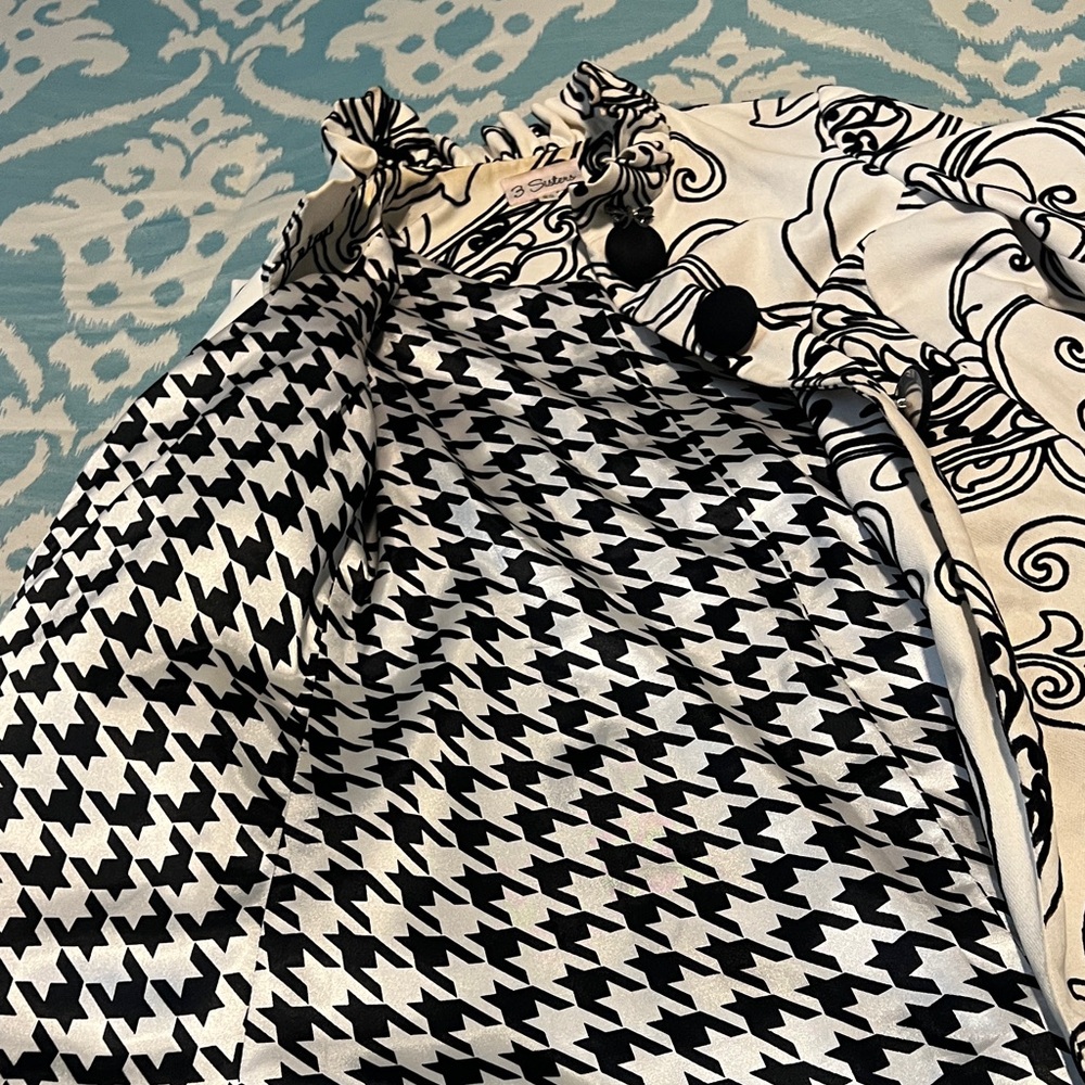 Black and White Patterned Coat - image 4